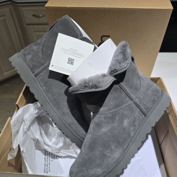 UGG Boots - Size 7 Gray - Picture 6 of 11